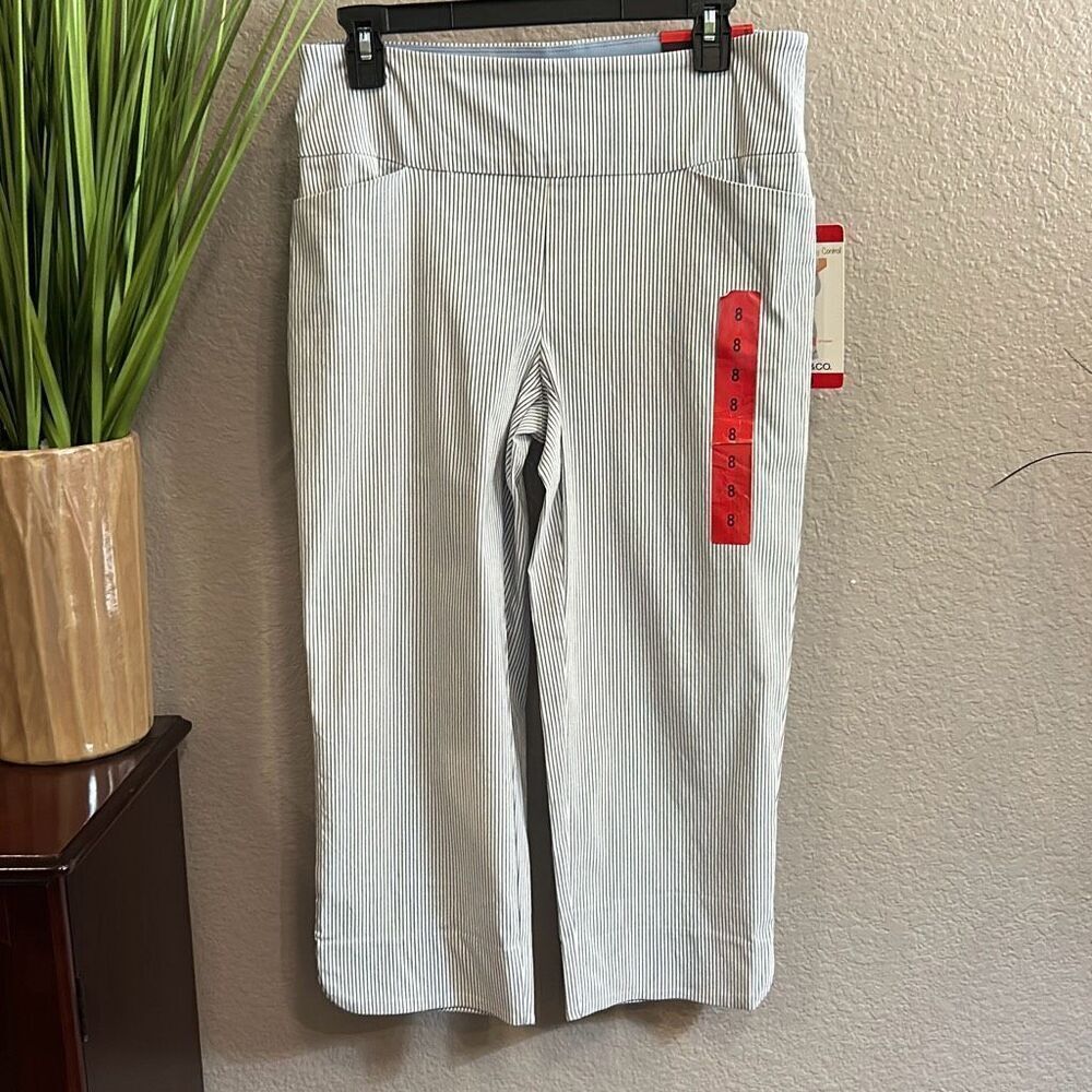 B61 S.C.&CO. Blue and white stripe pull on tummy control cropped pants size 8.